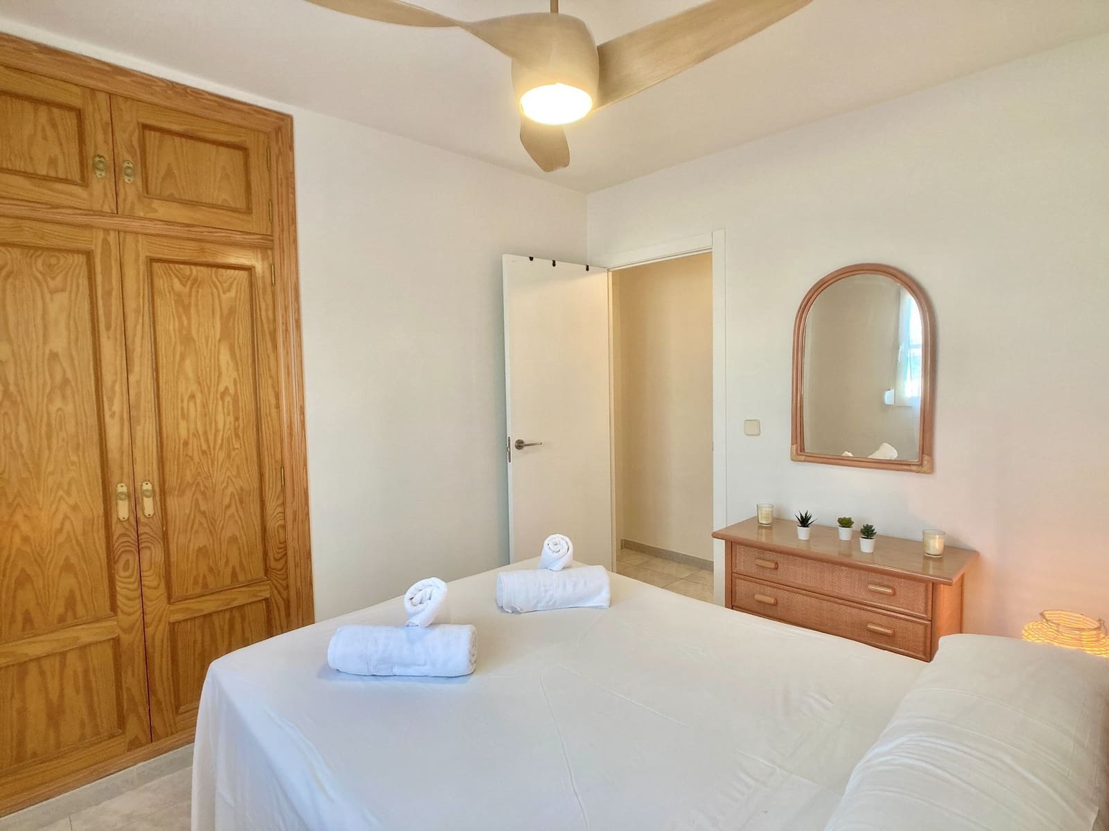 3 bedroom Apartment for rent in La Manga del Mar Menor with pool garage - € 1,500 (Ref: 9738013)