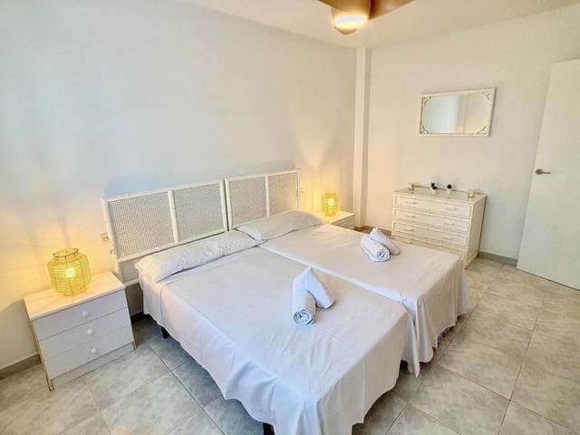 3 soveværelse Lejlighed til leje i La Manga del Mar Menor med swimmingpool garage - € 1.500 (Ref: 9738013)