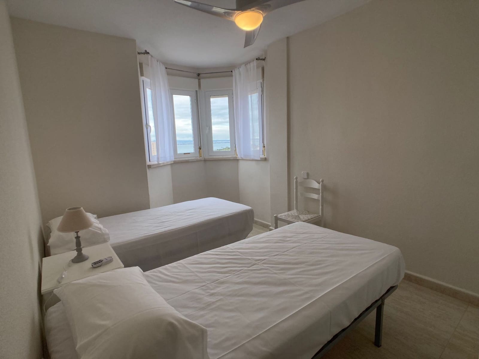 3 quarto Apartamento para arrendar em La Manga del Mar Menor com garagem - 2 000 € (Ref: 9744052)