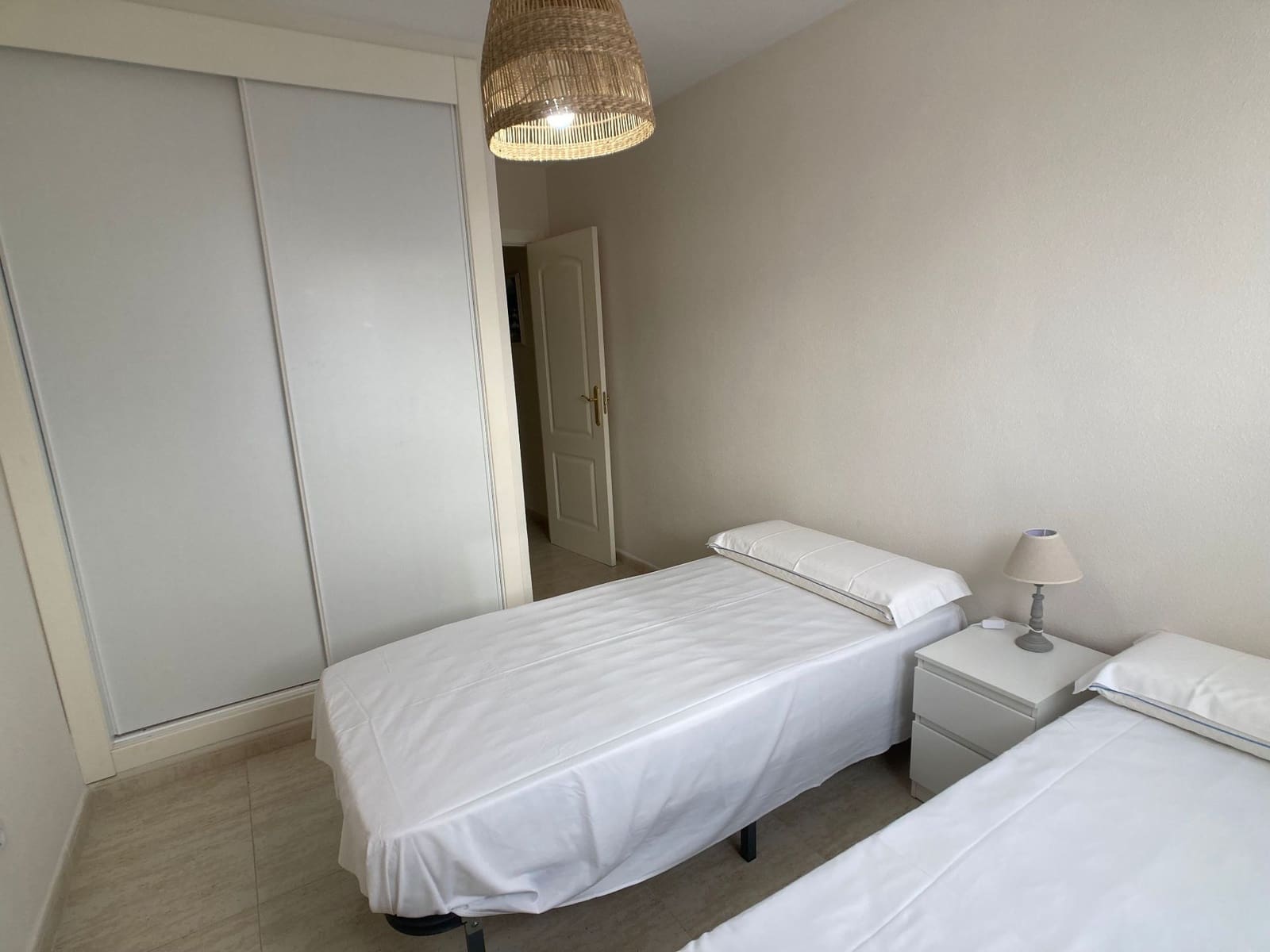 3 quarto Apartamento para arrendar em La Manga del Mar Menor com garagem - 2 000 € (Ref: 9744052)