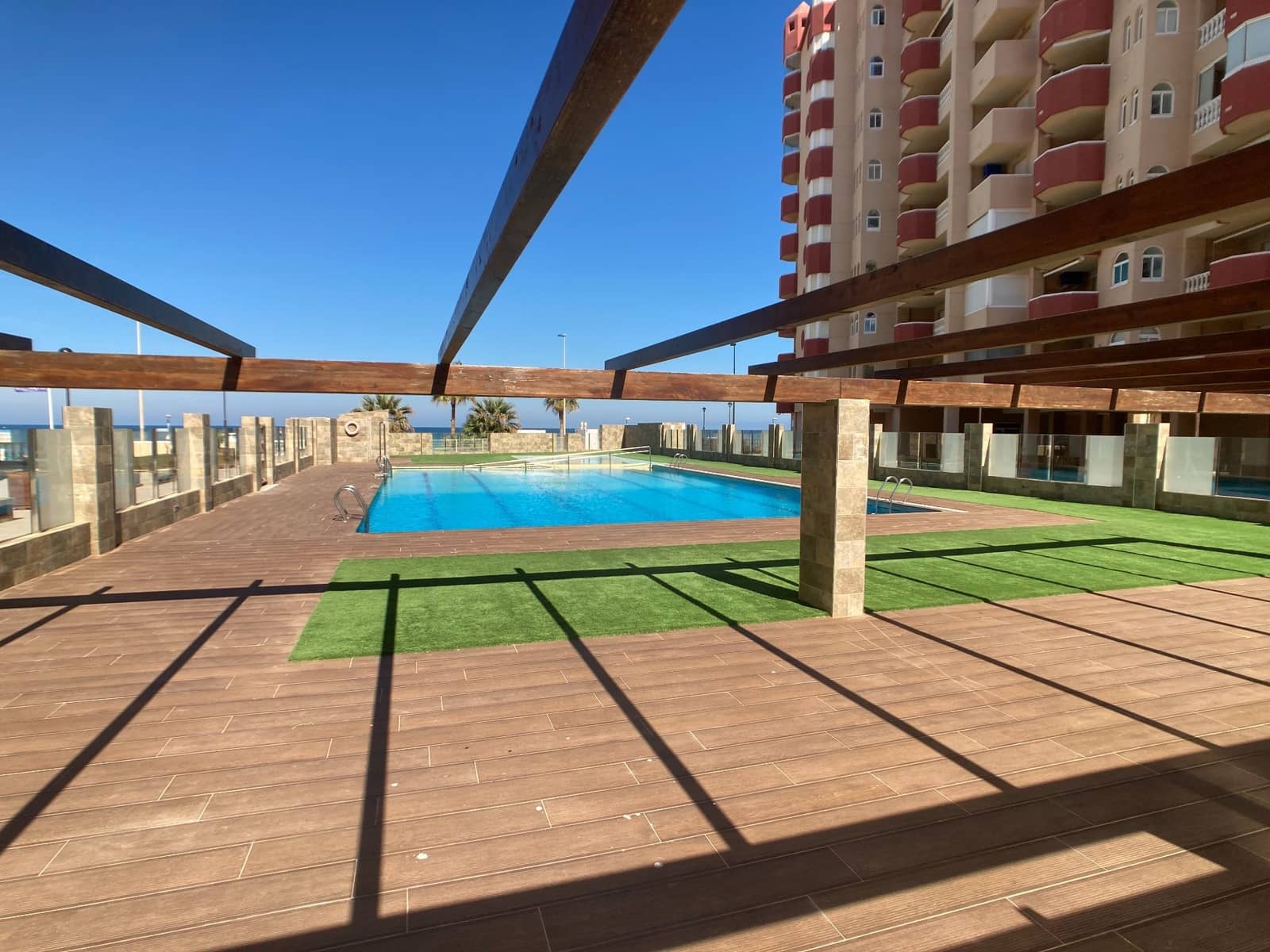 3 quarto Apartamento para arrendar em La Manga del Mar Menor com garagem - 2 000 € (Ref: 9744052)