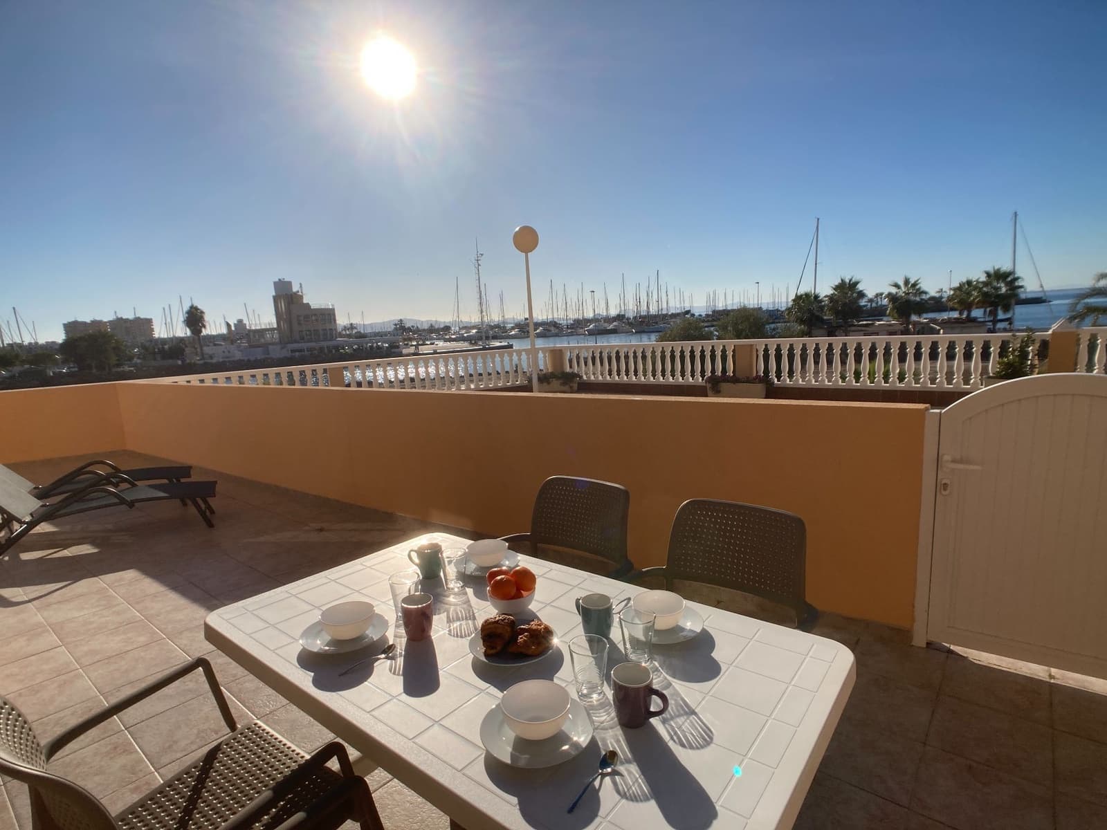 2 soverom Leilighet til leie i La Manga del Mar Menor med svømmebasseng - € 2 030 (Ref: 9751634)