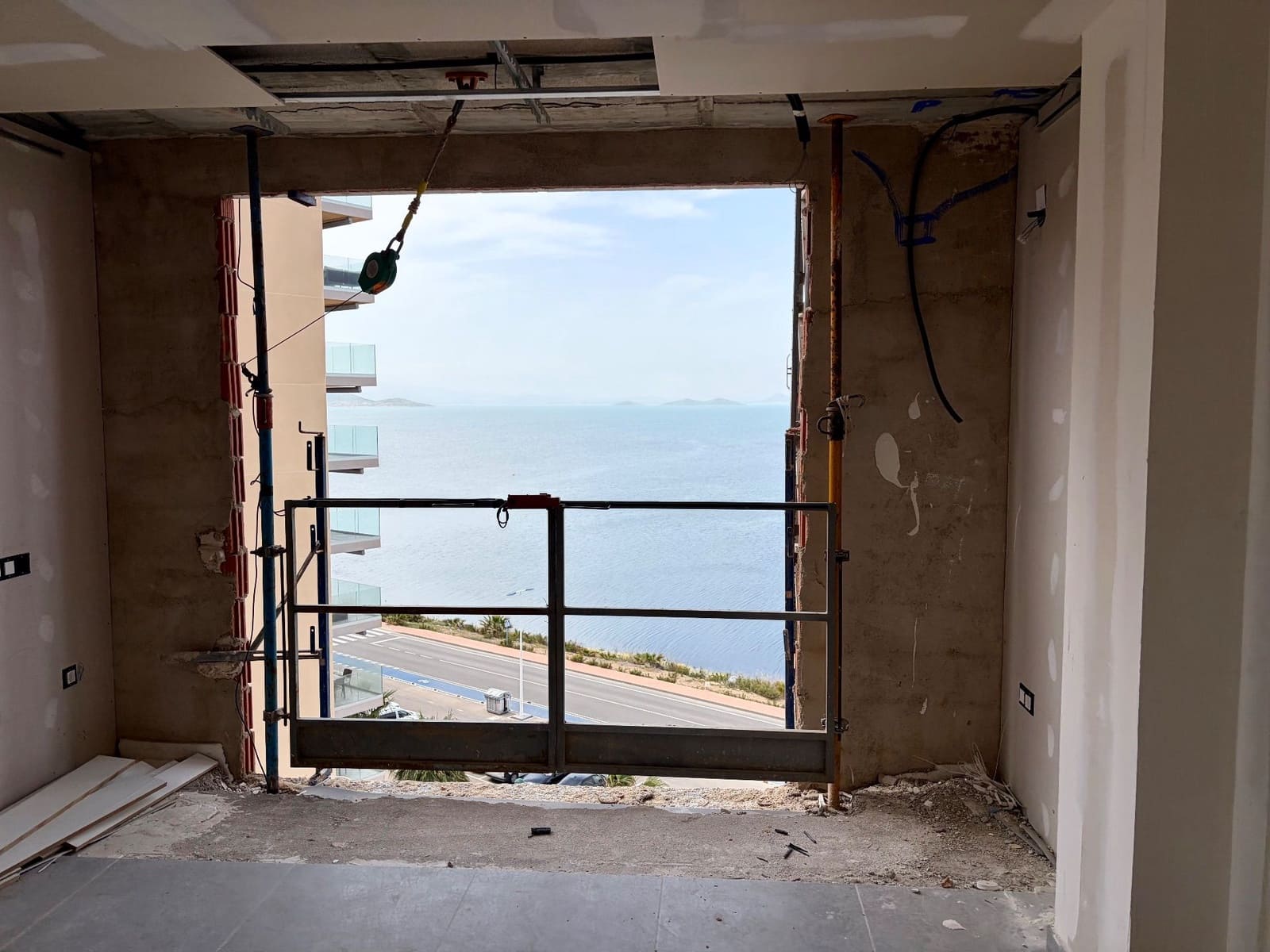 2 soverom Leilighet til salgs i La Manga del Mar Menor med svømmebasseng garasje - € 262 963 (Ref: 9761713)