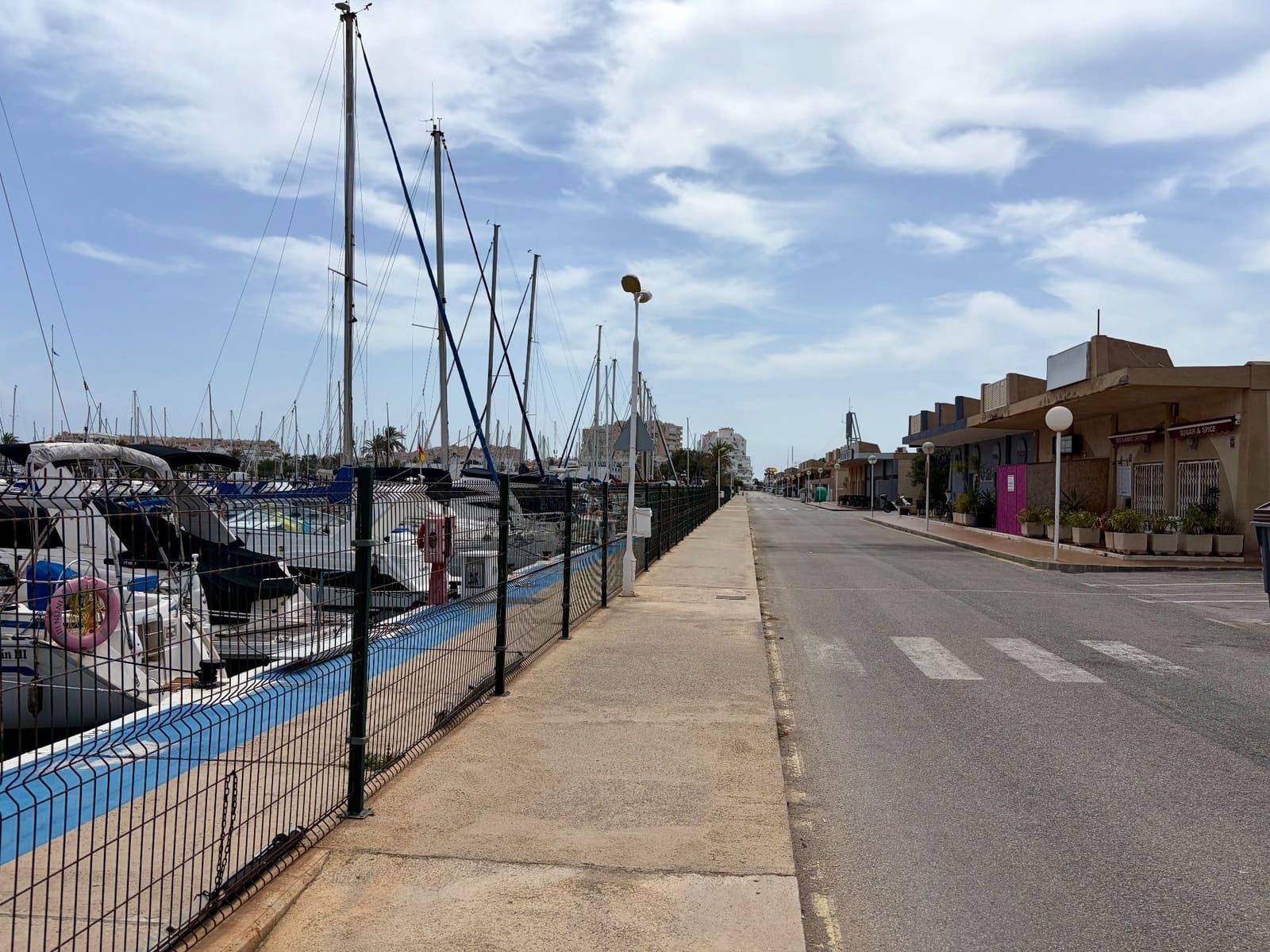 Erhverv til leje i La Manga del Mar Menor - € 920 (Ref: 9770309)