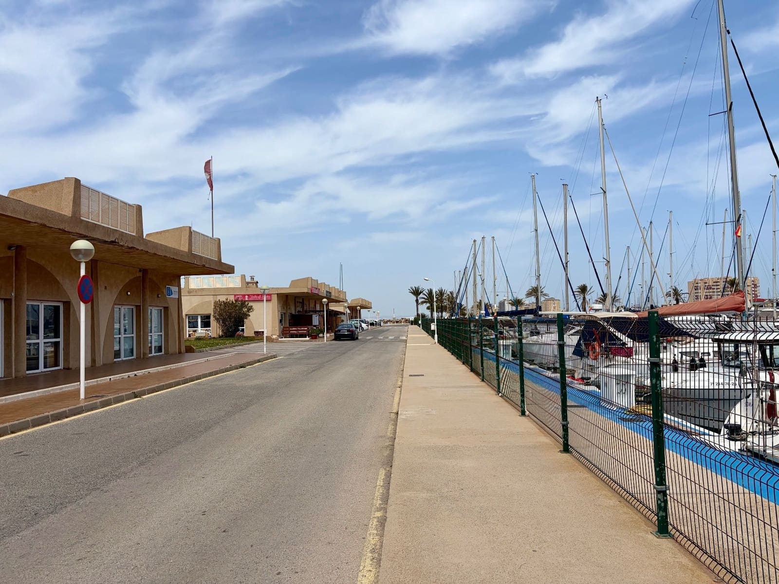 Erhverv til leje i La Manga del Mar Menor - € 920 (Ref: 9770309)