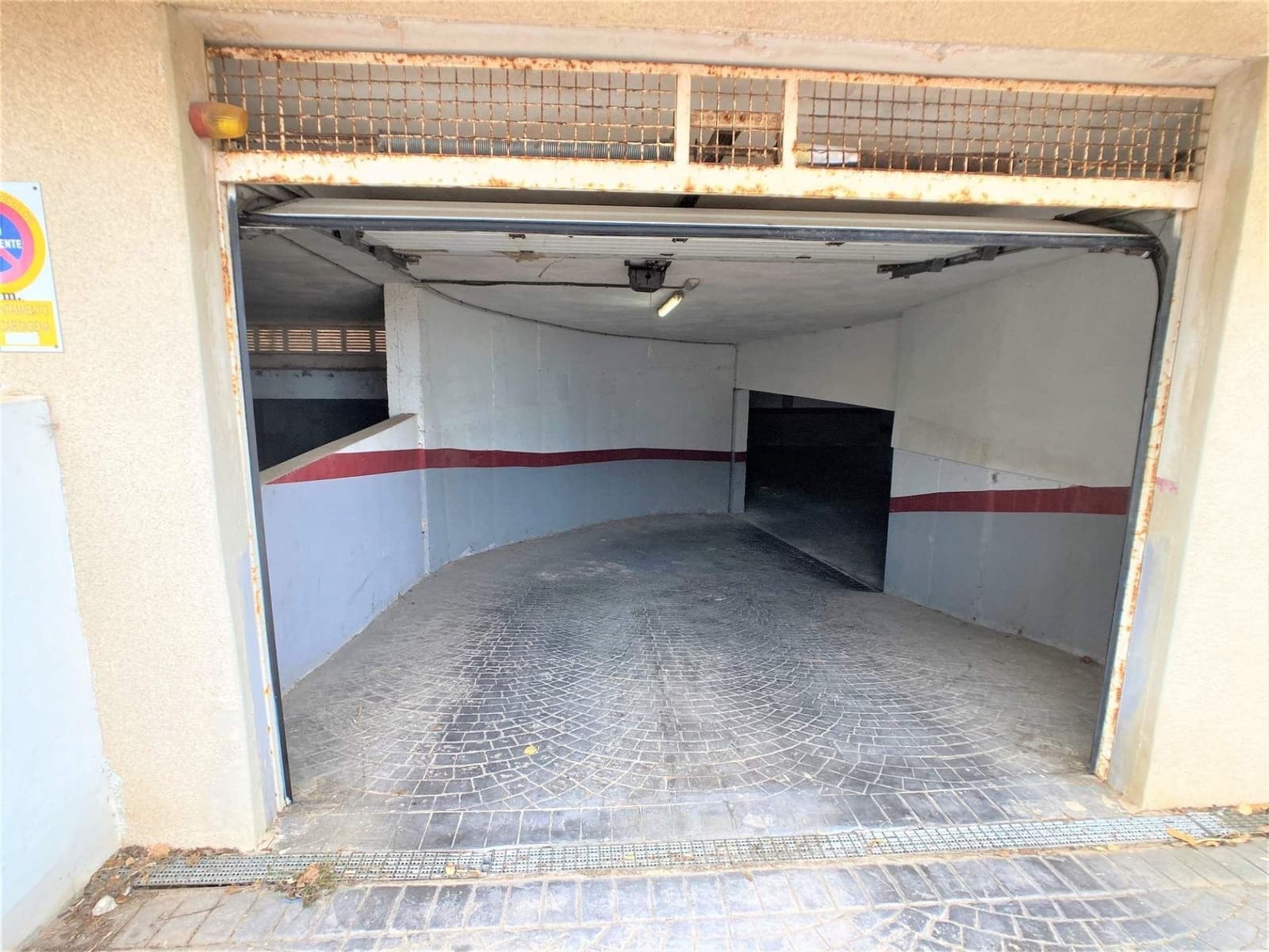 Garage til salg i Cala Flores - € 10.000 (Ref: 9813014)