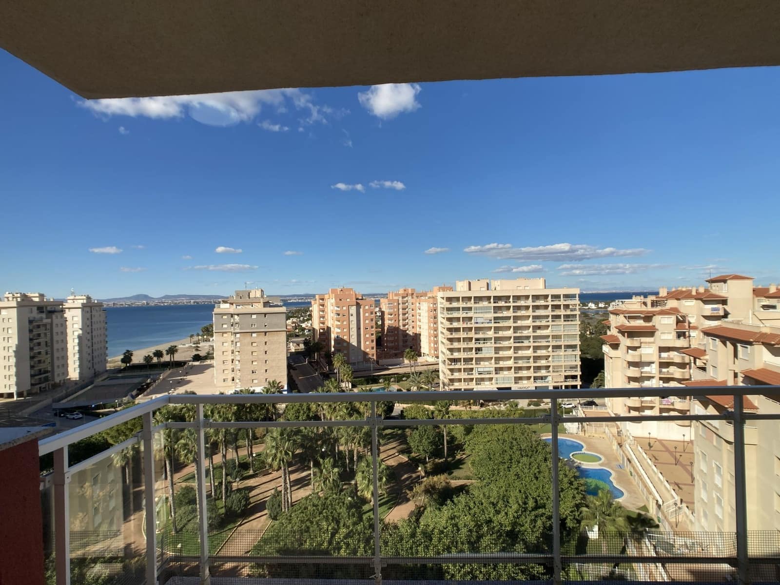 1 quarto Apartamento para venda em La Manga del Mar Menor com piscina - 135 000 € (Ref: 9813681)