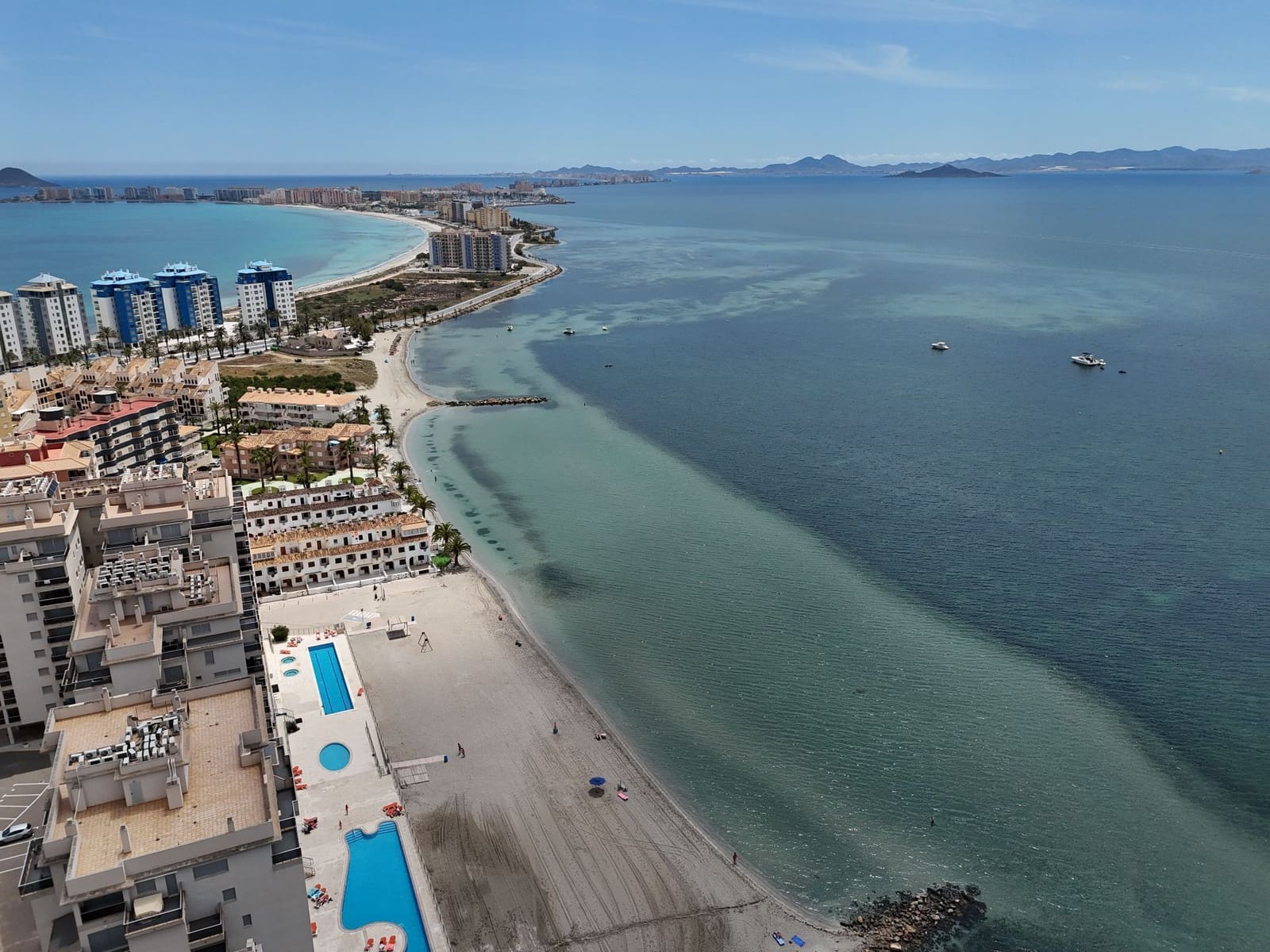 1 quarto Apartamento para venda em La Manga del Mar Menor com piscina - 135 000 € (Ref: 9813681)