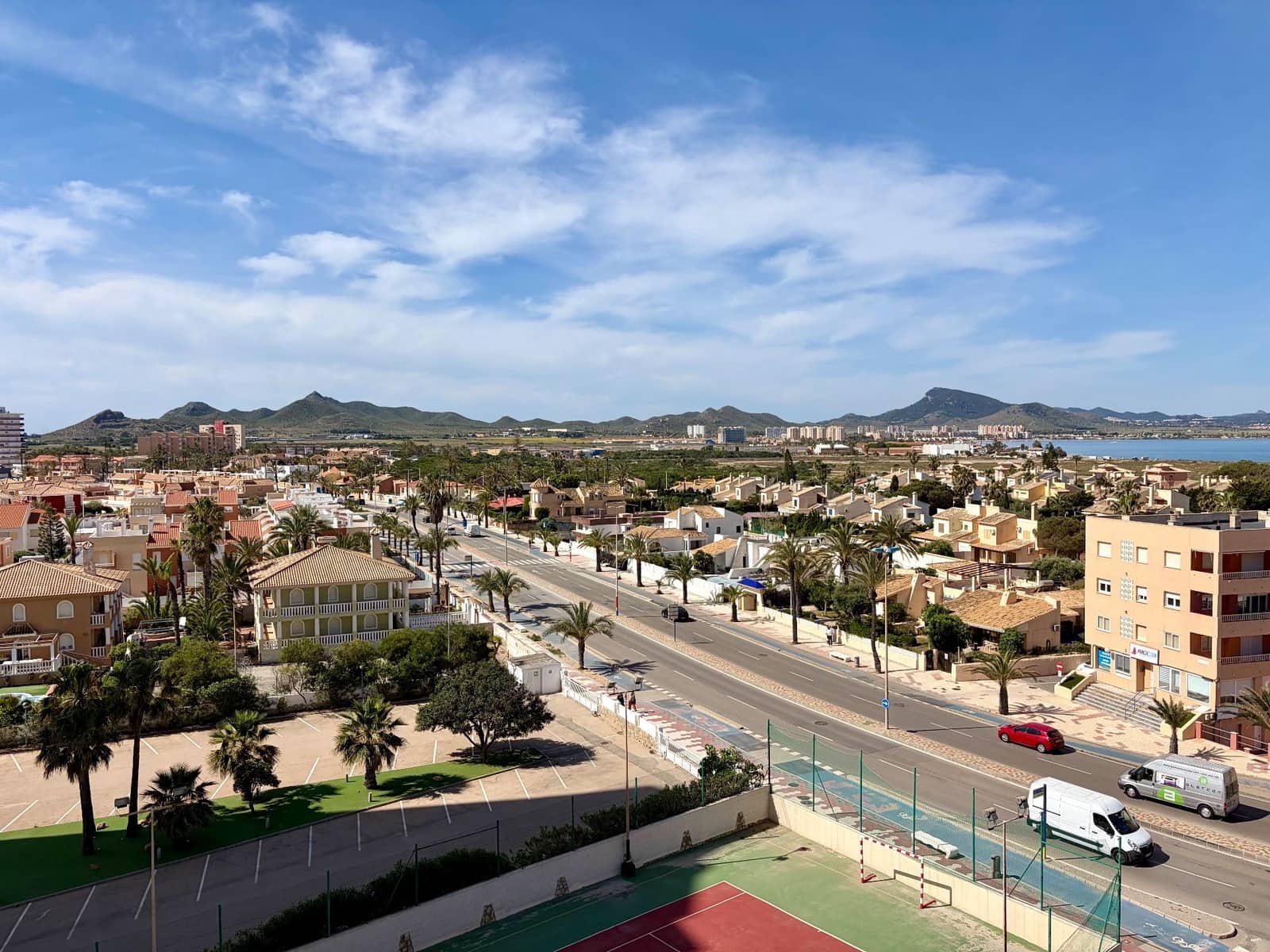 Apartamento de 2 habitaciones en La Manga del Mar Menor en venta con piscina - 190.000 € (Ref: 9849034)