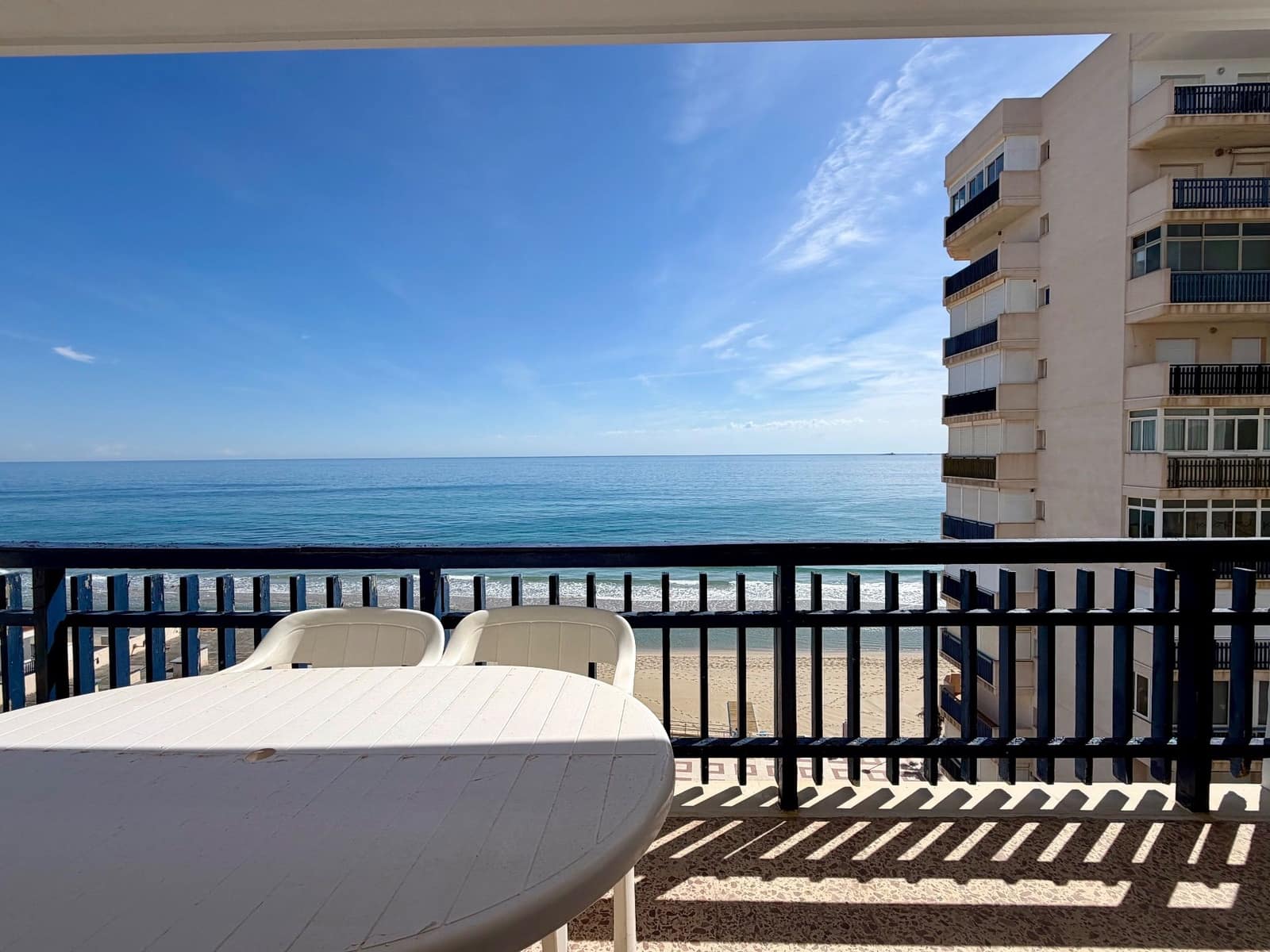 Apartamento de 2 habitaciones en La Manga del Mar Menor en venta con piscina - 190.000 € (Ref: 9849034)