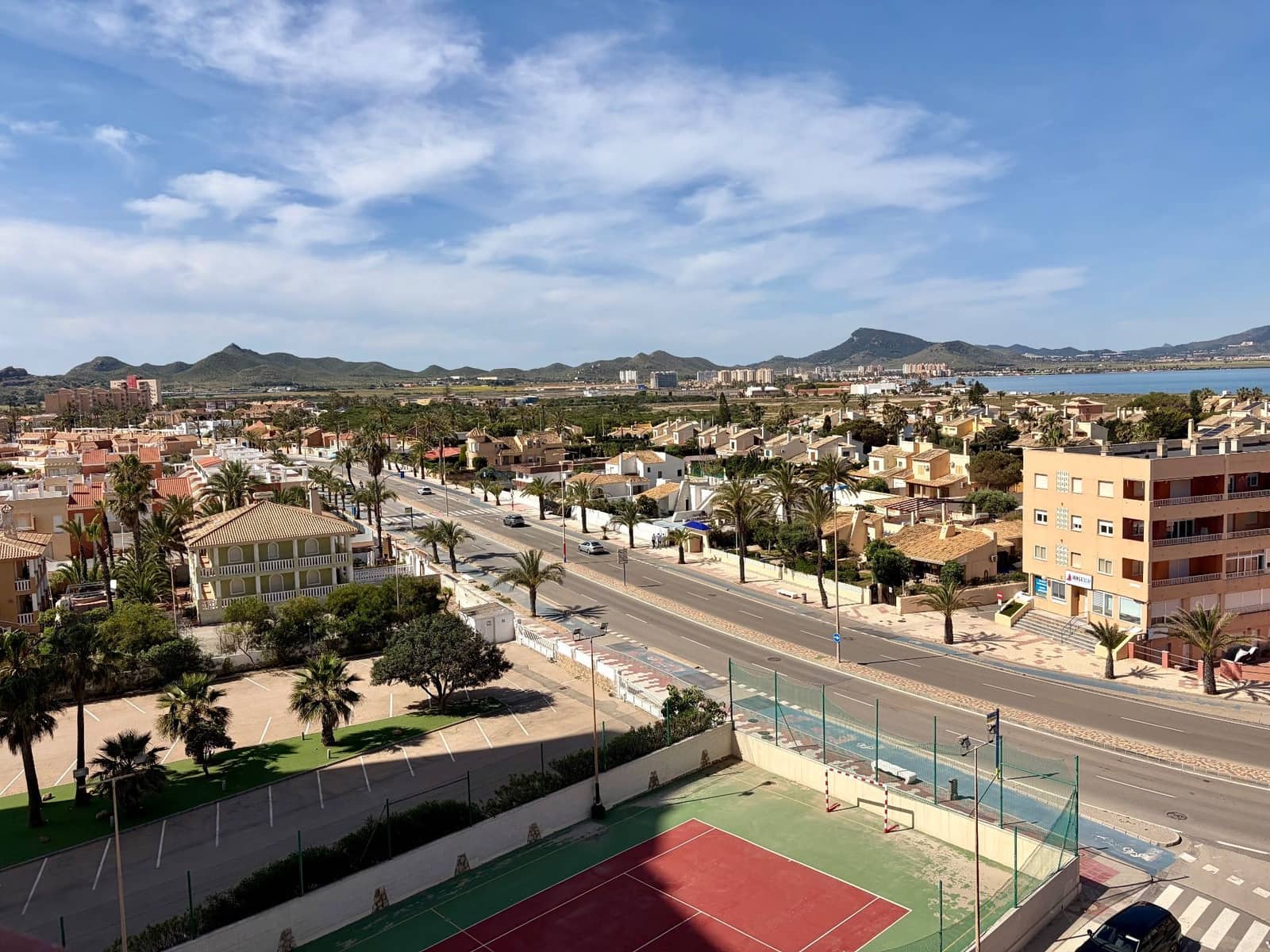 Apartamento de 2 habitaciones en La Manga del Mar Menor en venta con piscina - 190.000 € (Ref: 9849034)