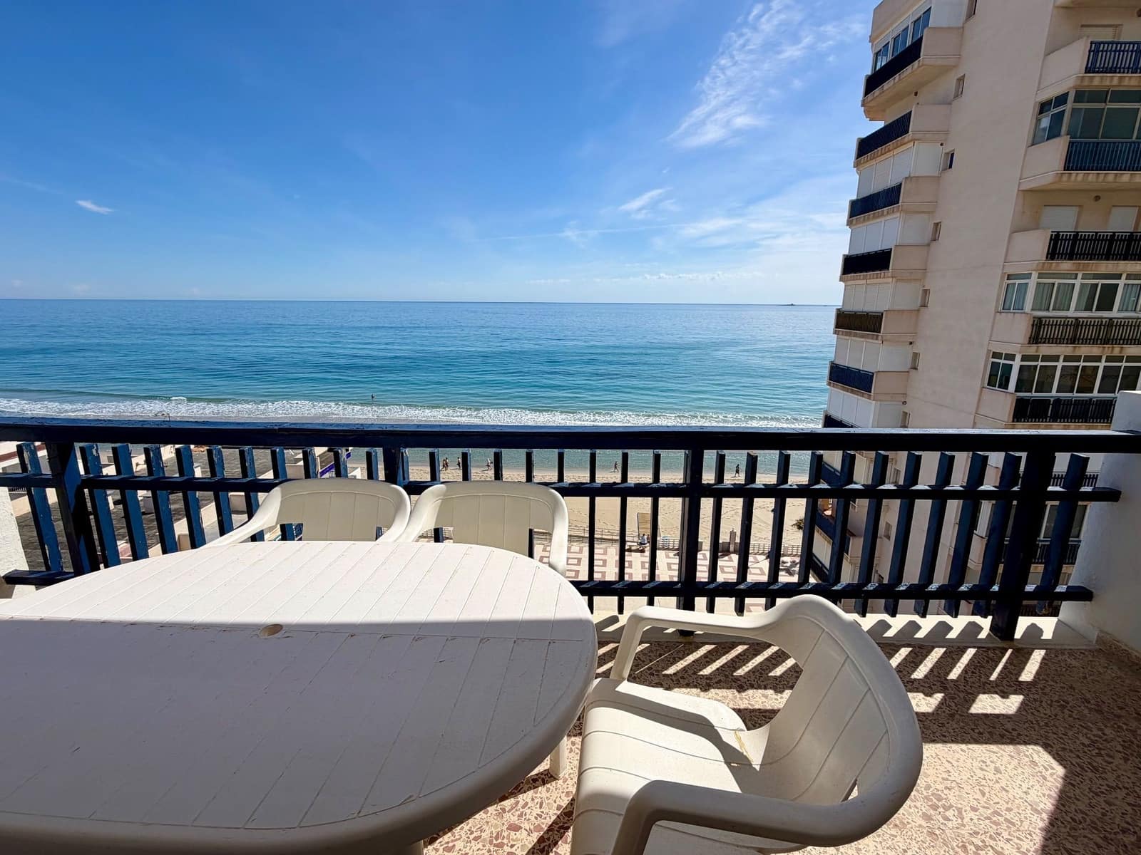 Apartamento de 2 habitaciones en La Manga del Mar Menor en venta con piscina - 190.000 € (Ref: 9849034)