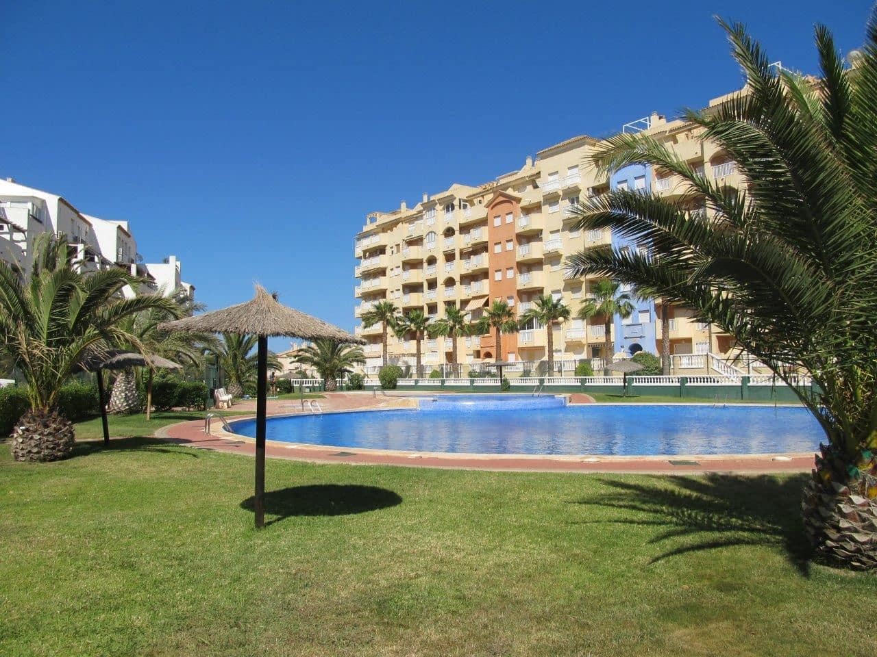 1 sovrum Lägenhet att hyra i La Manga del Mar Menor med pool - 1 200 € (Ref: 9877928)