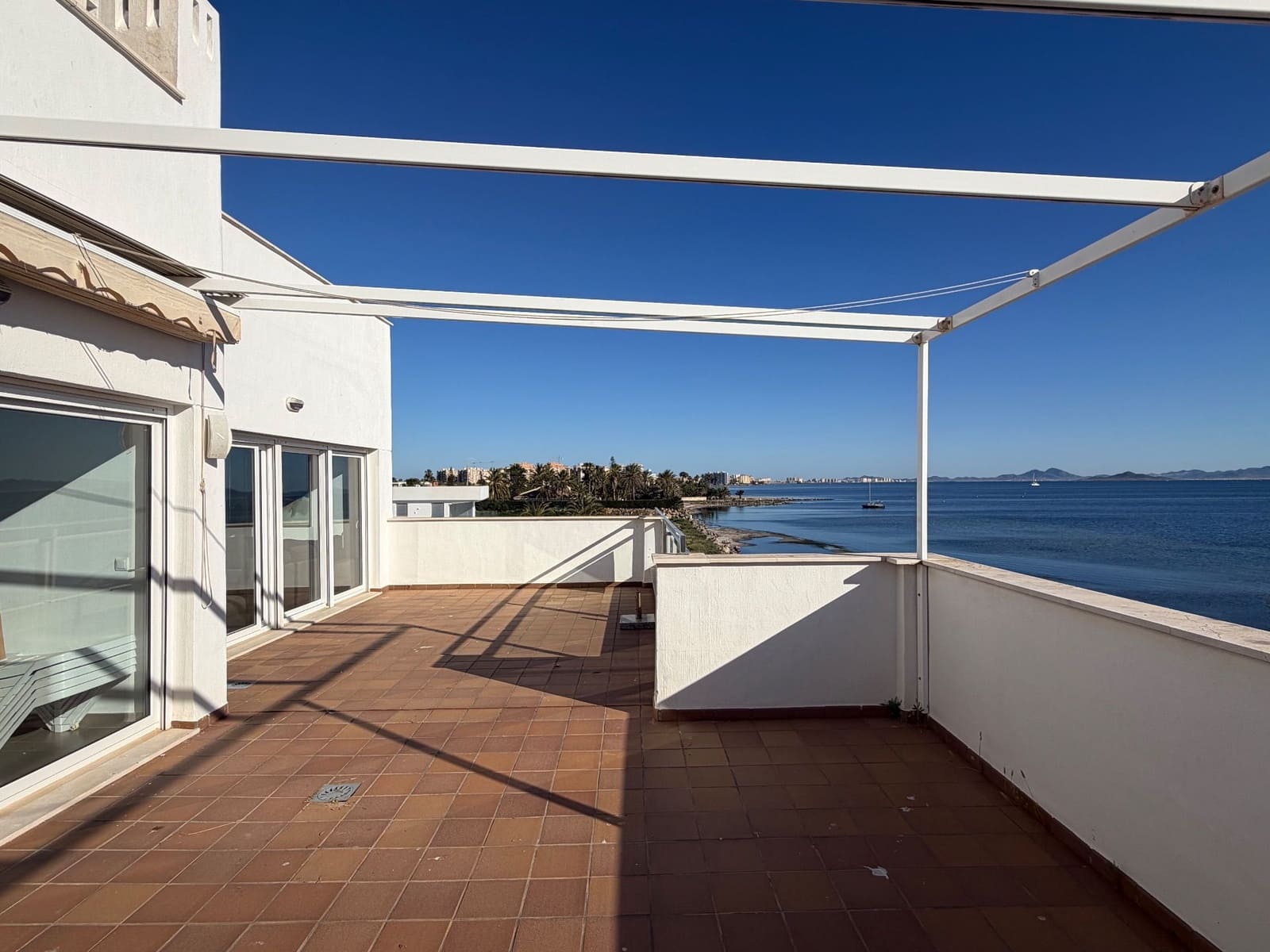 4 soveværelse Penthouse til salg i La Manga del Mar Menor med swimmingpool garage - € 425.000 (Ref: 9921703)