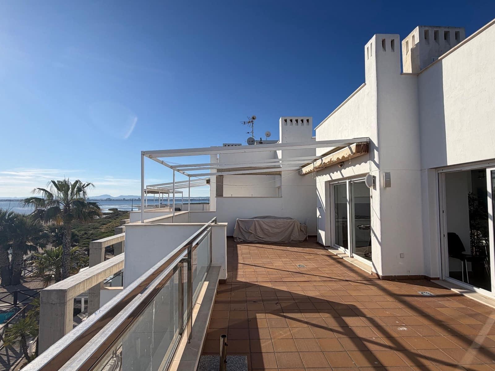 4 soveværelse Penthouse til salg i La Manga del Mar Menor med swimmingpool garage - € 425.000 (Ref: 9921703)