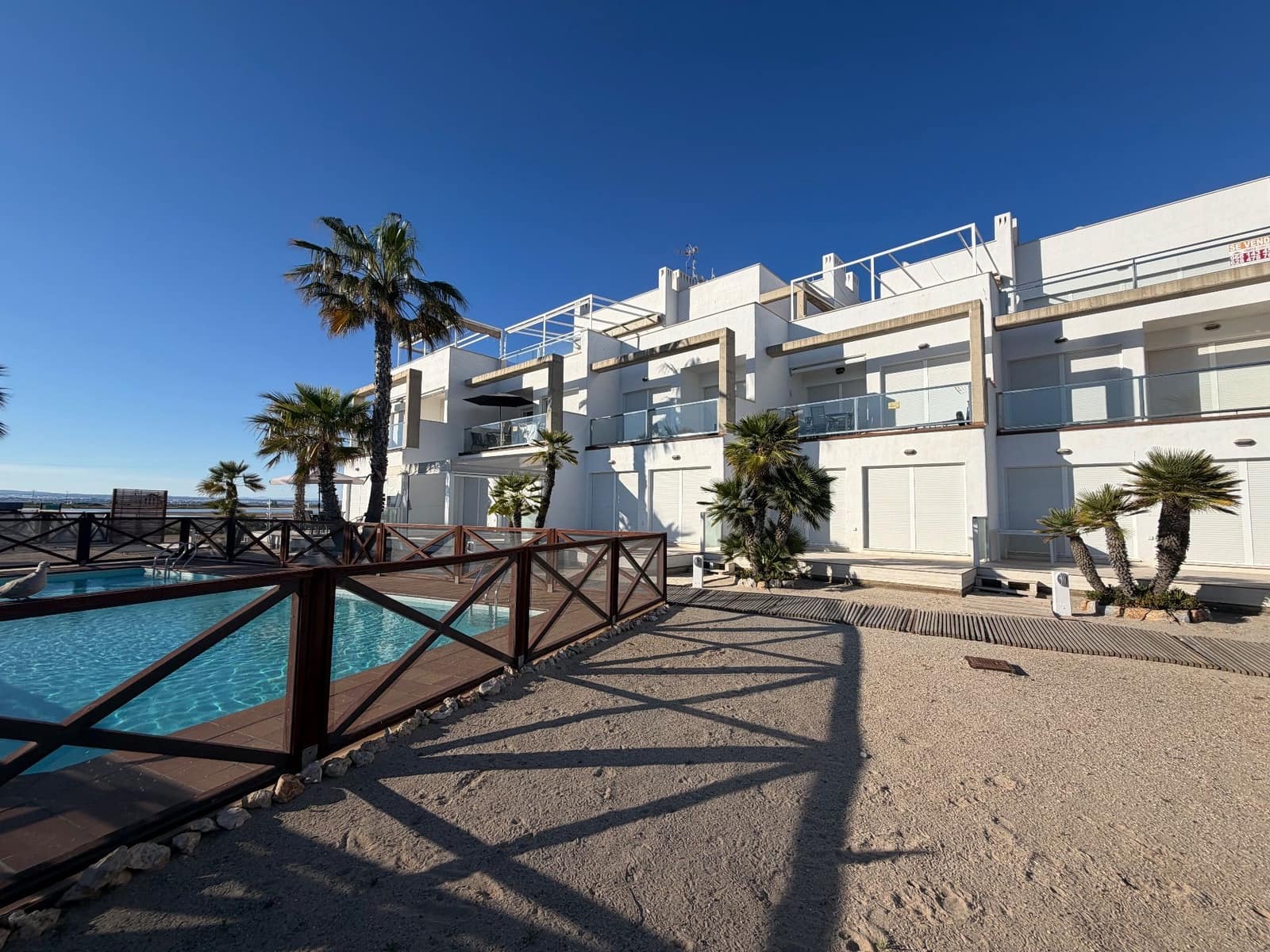 4 soveværelse Penthouse til salg i La Manga del Mar Menor med swimmingpool garage - € 425.000 (Ref: 9921703)