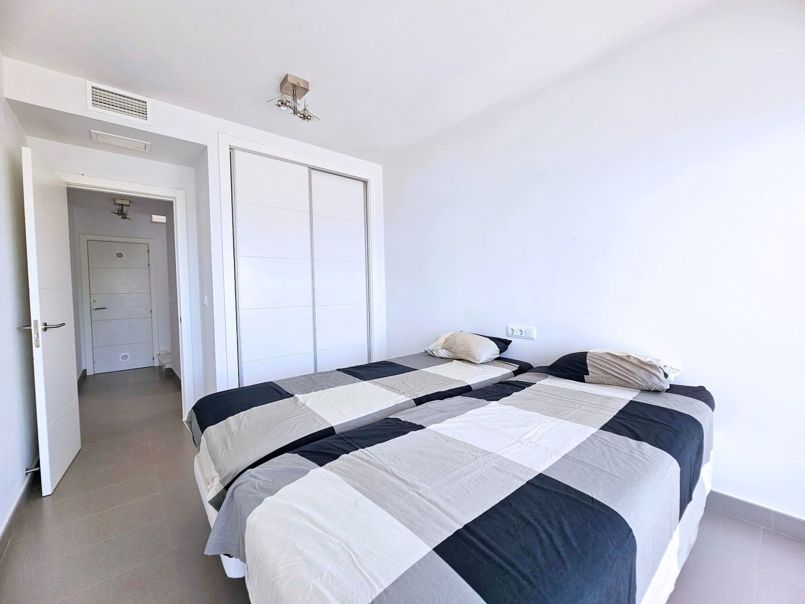 4 soveværelse Penthouse til salg i La Manga del Mar Menor med swimmingpool garage - € 425.000 (Ref: 9921703)