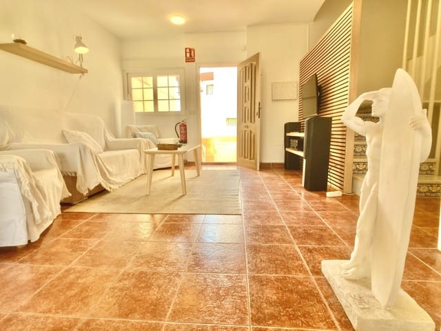4 bedroom Semi-detached Villa for rent in Cabo de Palos, Cartagena - € 1,400 (Ref: 9939370)