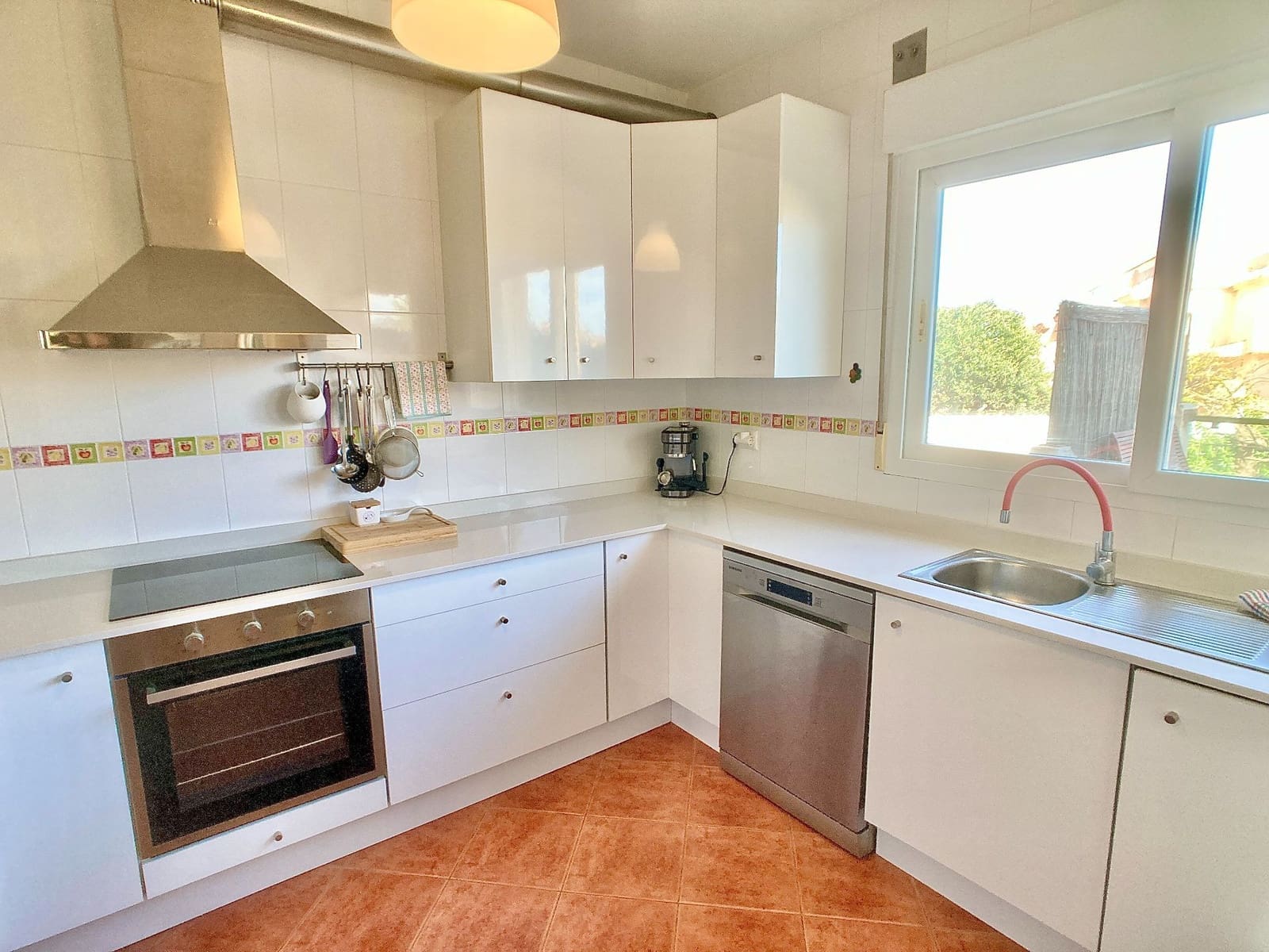 4 bedroom Semi-detached Villa for rent in Cabo de Palos - € 1,400 (Ref: 9939370)