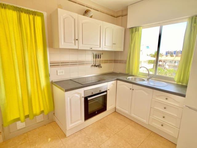 3 soveværelse Lejlighed til leje i La Manga del Mar Menor med garage - € 3.000 (Ref: 9946981)