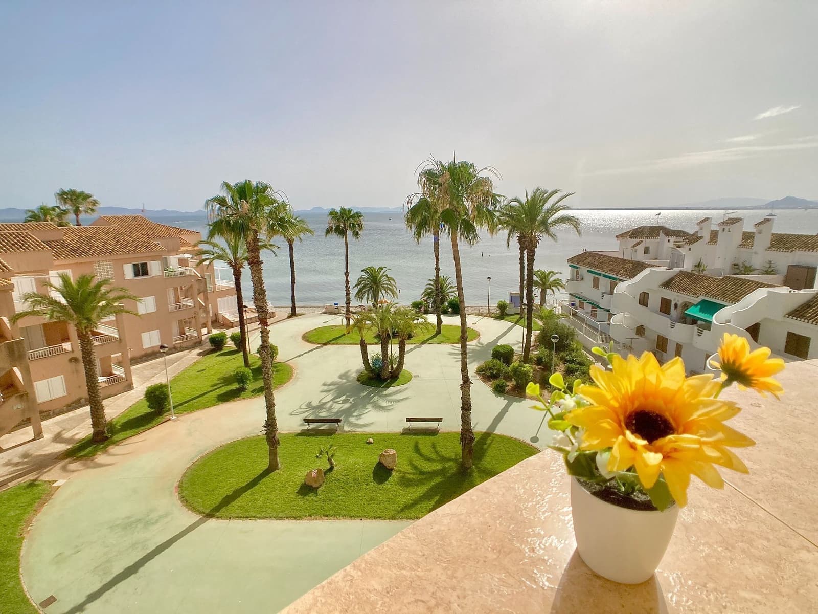 3 soveværelse Lejlighed til leje i La Manga del Mar Menor med garage - € 3.000 (Ref: 9946981)