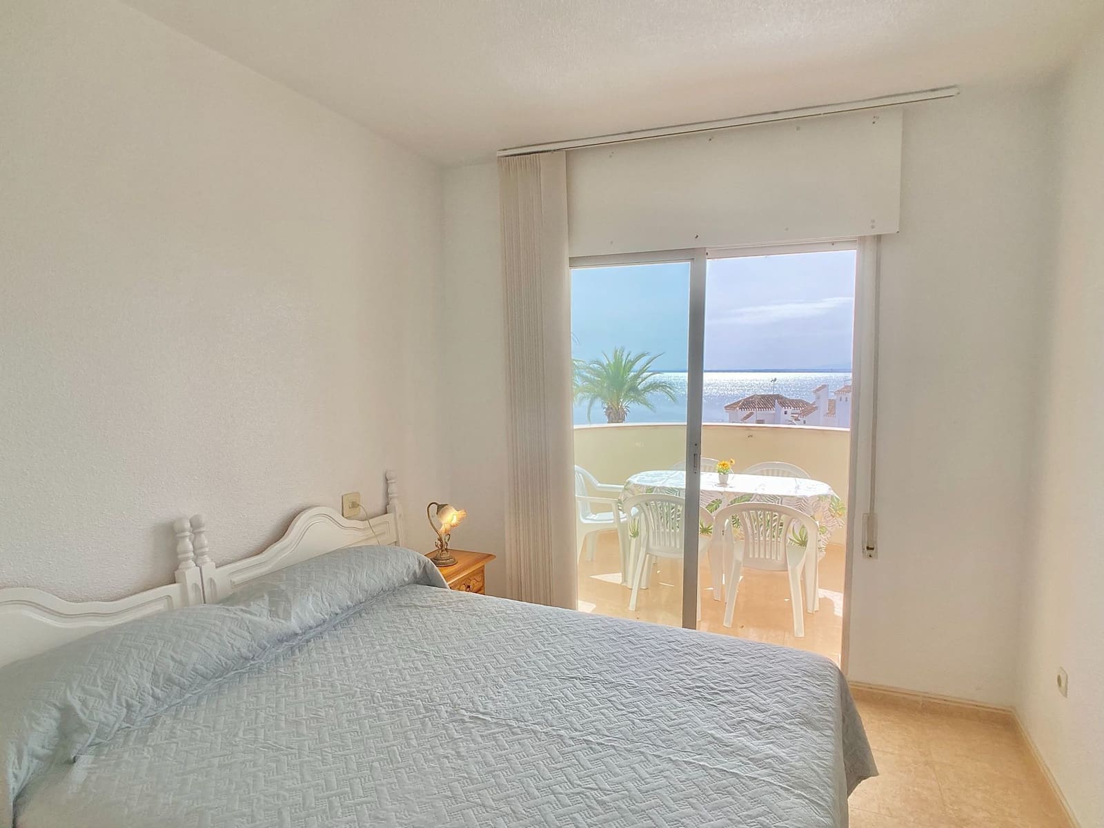 3 soveværelse Lejlighed til leje i La Manga del Mar Menor med garage - € 3.000 (Ref: 9946981)