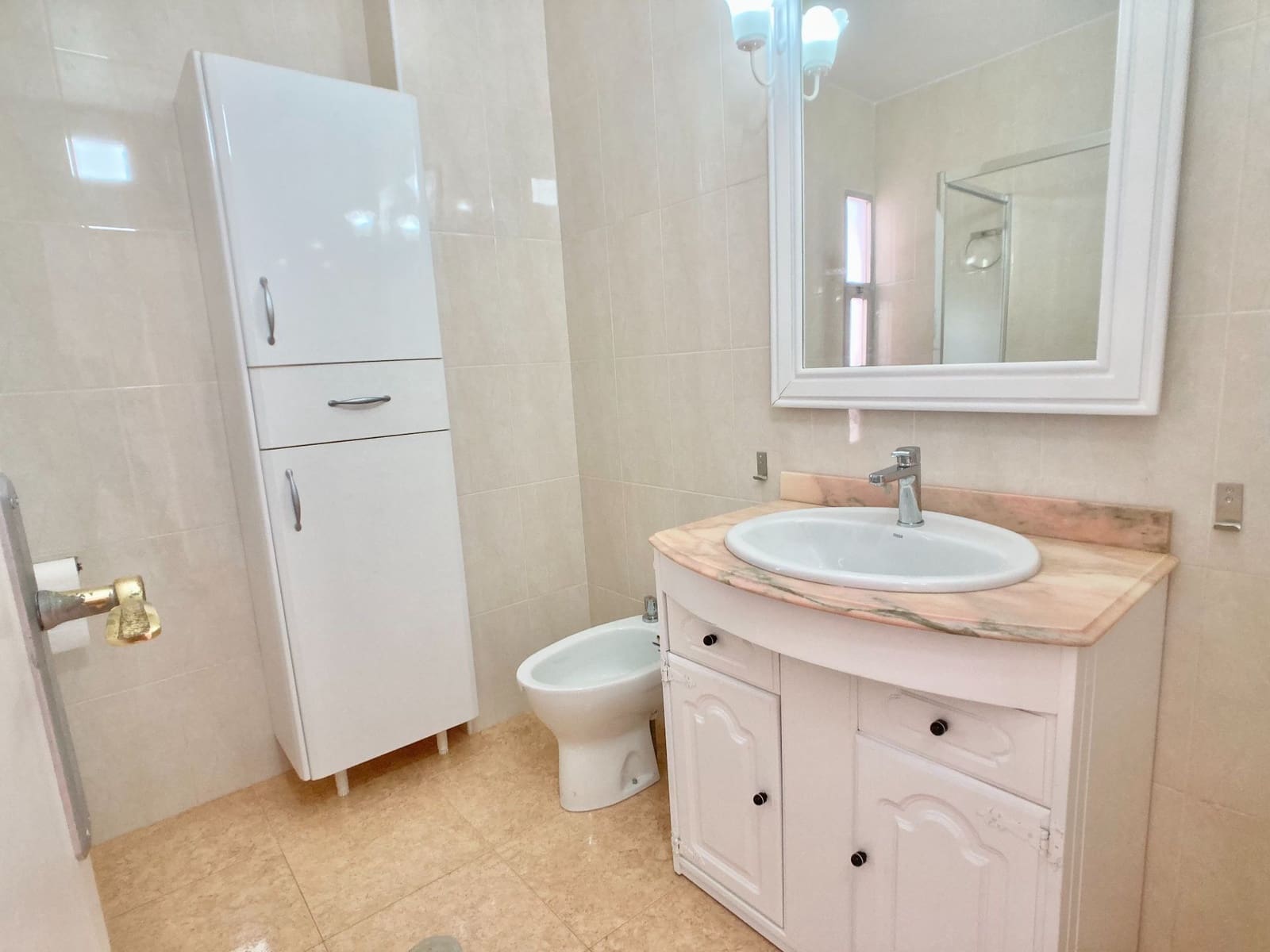 3 soveværelse Lejlighed til leje i La Manga del Mar Menor med garage - € 3.000 (Ref: 9946981)