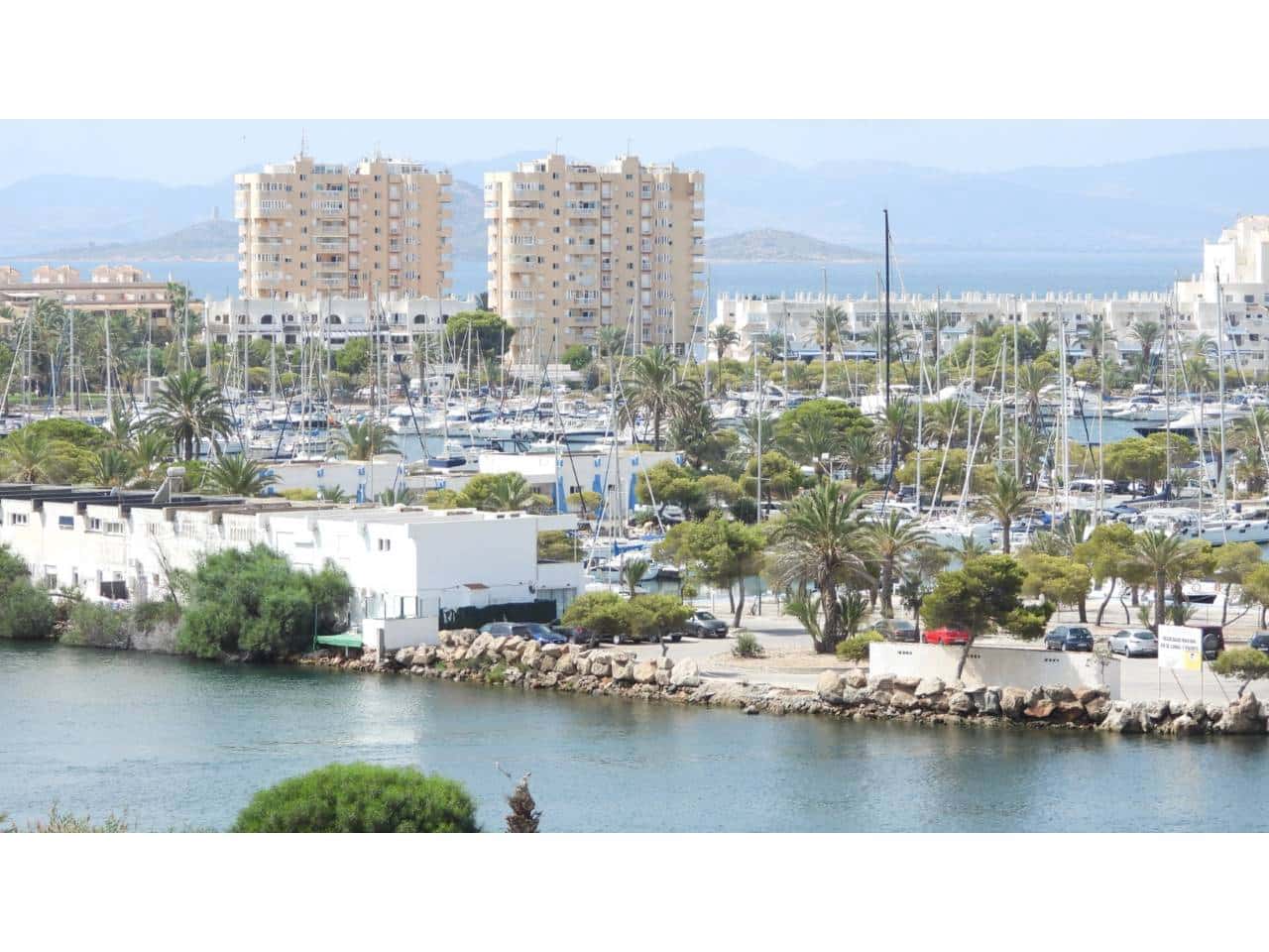 3 quarto Apartamento para venda em La Manga del Mar Menor com piscina garagem - 290 000 € (Ref: 10018794)