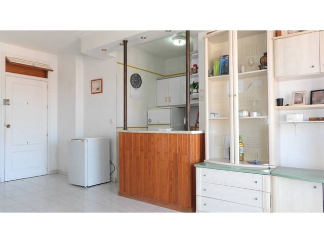 1 slaapkamer Flat te koop in La Manga del Mar Menor met zwembad - € 122.000 (Ref: 10088551)