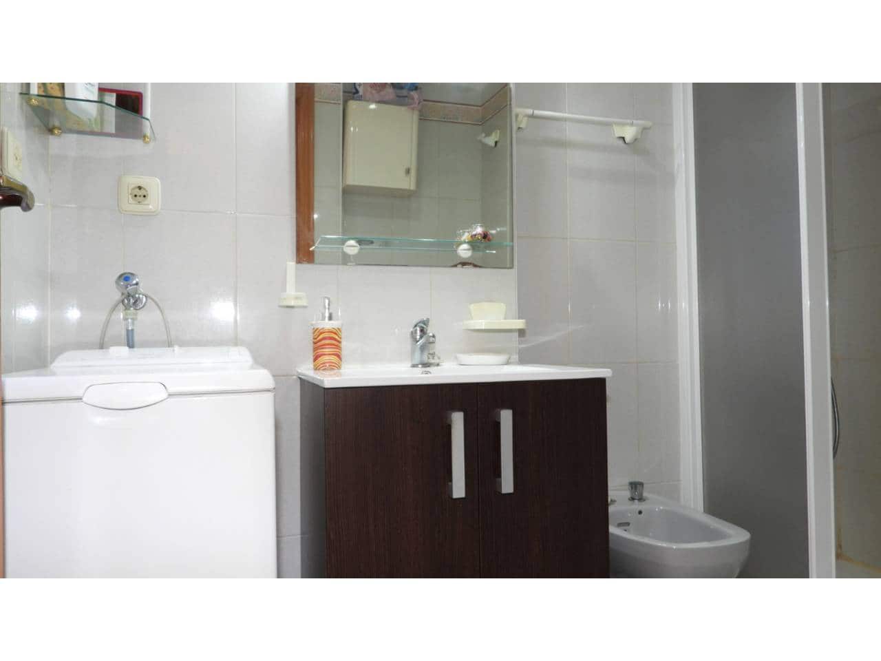 1 soveværelse Lejlighed til salg i La Manga del Mar Menor med swimmingpool - € 125.000 (Ref: 10090027)