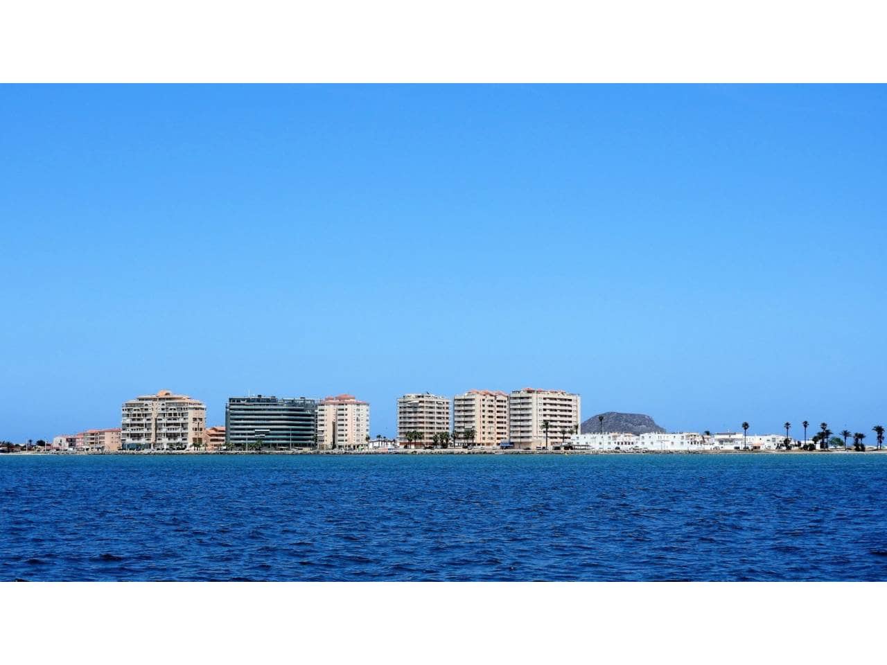 1 soveværelse Lejlighed til salg i La Manga del Mar Menor med swimmingpool - € 125.000 (Ref: 10090027)