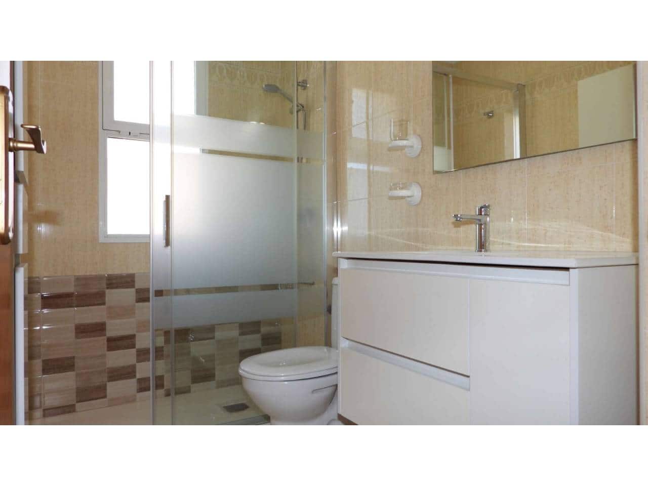 2 soverom Leilighet til salgs i La Manga del Mar Menor med svømmebasseng garasje - € 186 000 (Ref: 10162076)
