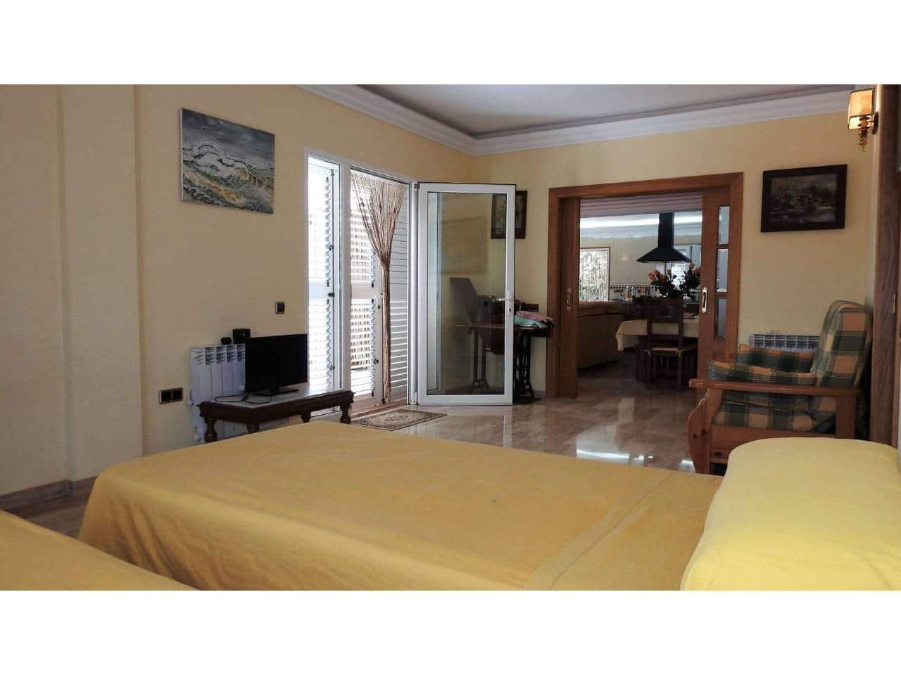 3 bedroom Villa for sale in La Manga del Mar Menor with garage €