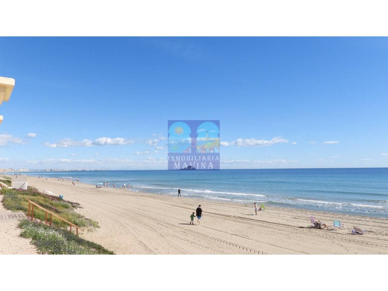 3 Zimmer Apartment zu verkaufen in La Manga del Mar Menor mit Pool - 200.000 € (Ref: 8938309)