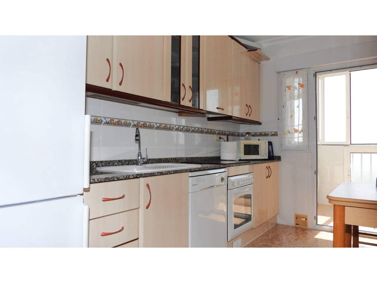 Piso de 3 habitaciones en La Manga del Mar Menor en venta con piscina garaje - 240.000 € (Ref: 9165435)