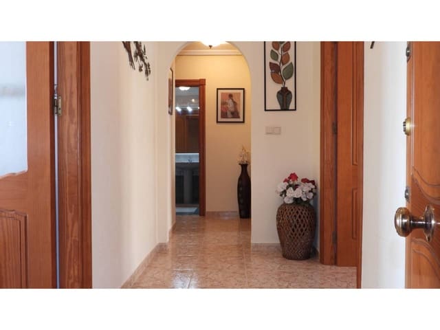 Piso de 3 habitaciones en La Manga del Mar Menor en venta con piscina garaje - 240.000 € (Ref: 9165435)