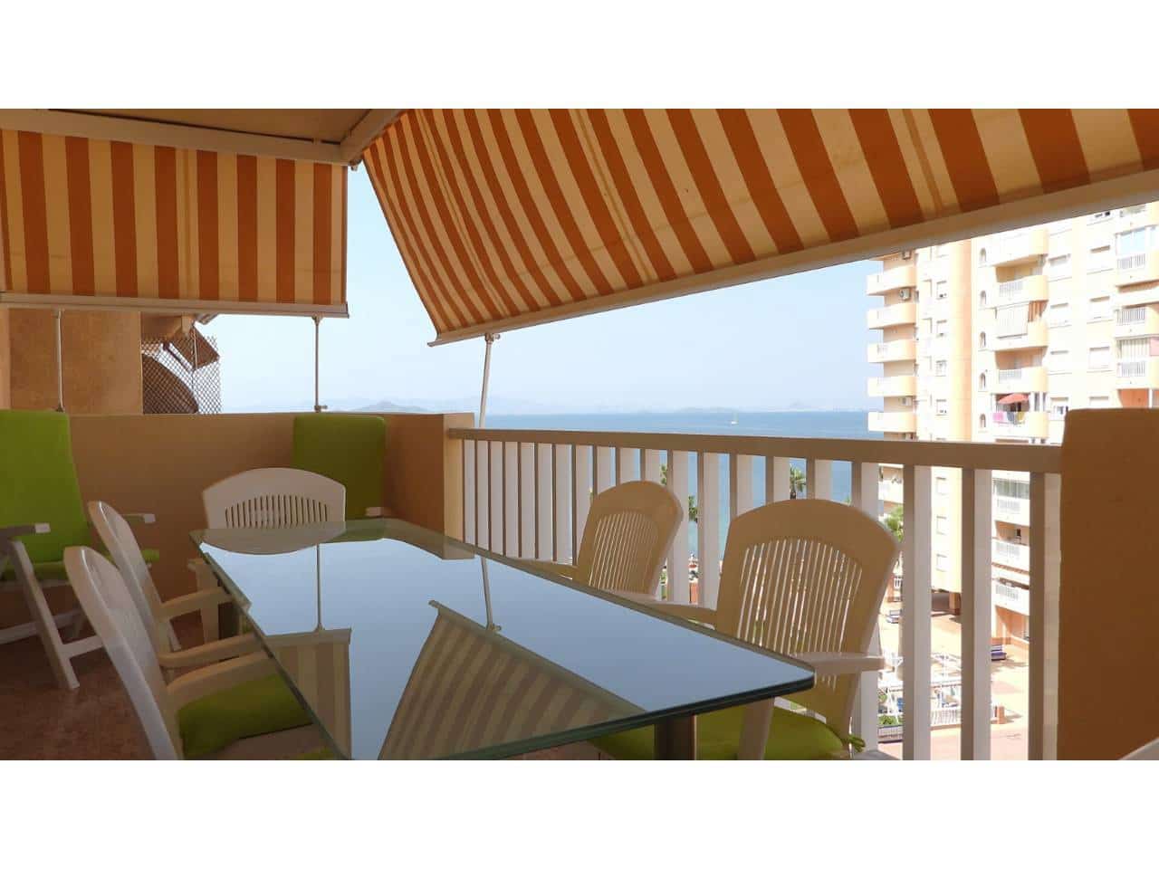 Piso de 3 habitaciones en La Manga del Mar Menor en venta con piscina garaje - 240.000 € (Ref: 9165435)