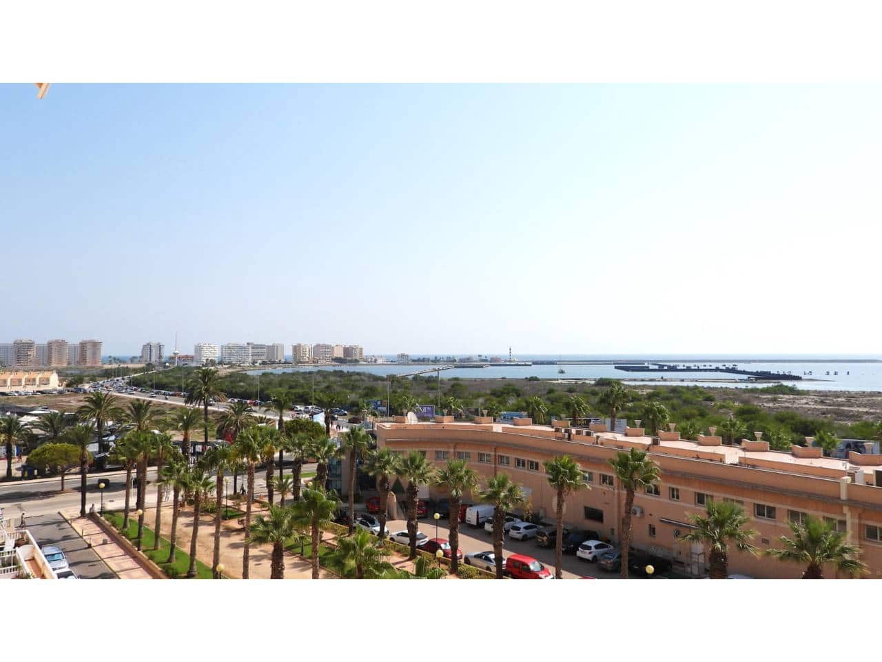 Piso de 3 habitaciones en La Manga del Mar Menor en venta con piscina garaje - 240.000 € (Ref: 9165435)