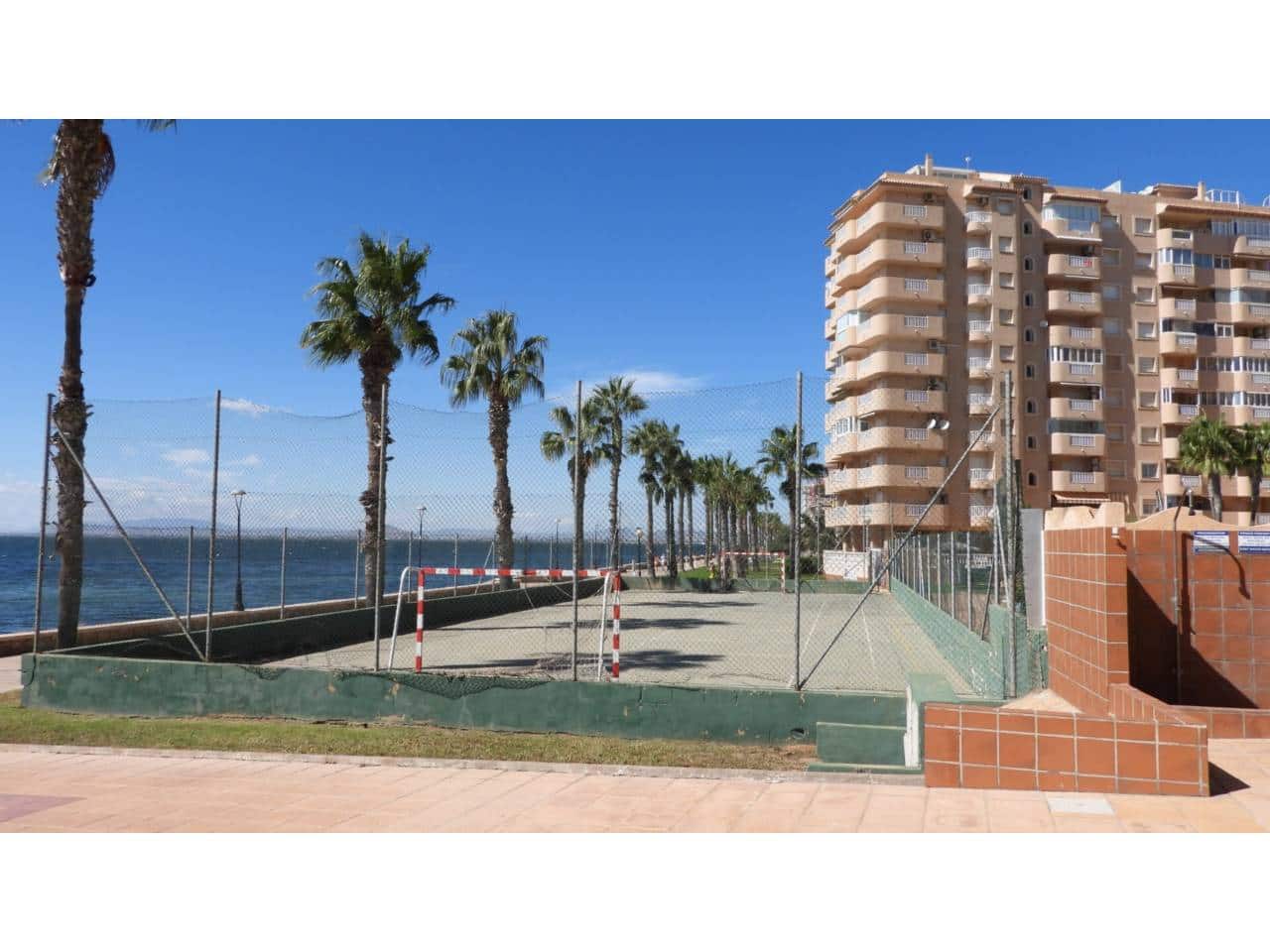 Piso de 3 habitaciones en La Manga del Mar Menor en venta con piscina garaje - 240.000 € (Ref: 9165435)