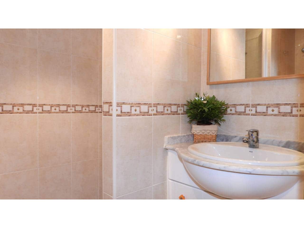 2 bedroom Flat for sale in La Manga del Mar Menor with pool garage - € 220,000 (Ref: 9165436)