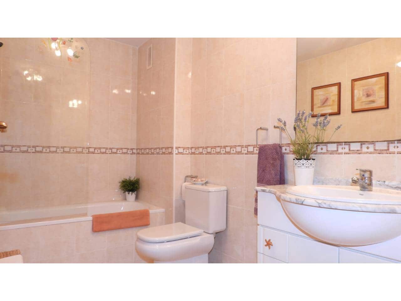 2 bedroom Flat for sale in La Manga del Mar Menor with pool garage - € 220,000 (Ref: 9165436)