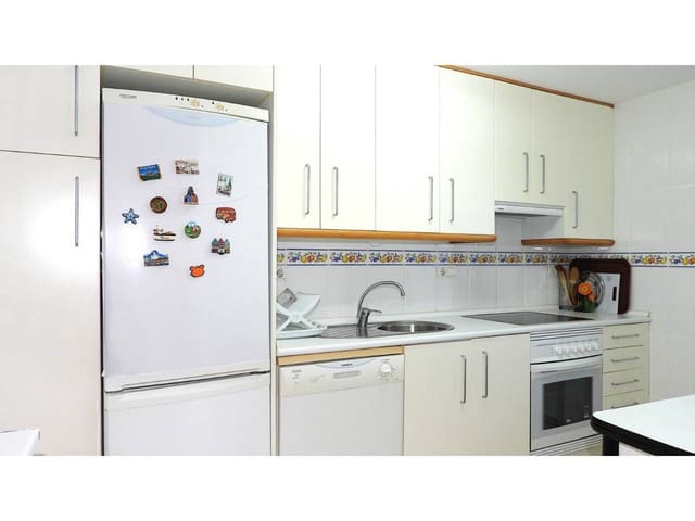 2 makuuhuone Asunto myytävänä paikassa La Manga del Mar Menor mukana uima-altaan 
autotalli - 220 000 € (Ref: 9165436)