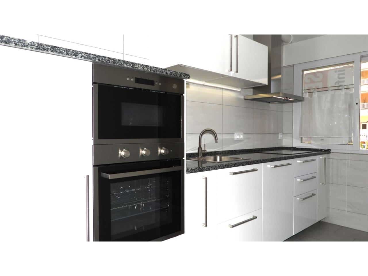 2 bedroom Flat for sale in La Manga del Mar Menor with pool - € 320,000 (Ref: 9219604)