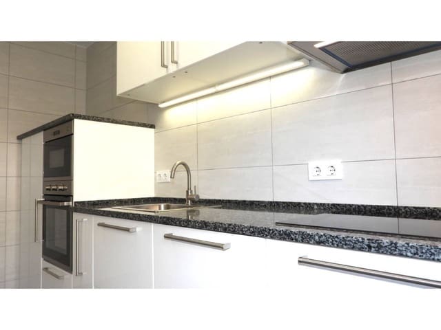 2 bedroom Flat for sale in La Manga del Mar Menor with pool - € 320,000 (Ref: 9219604)