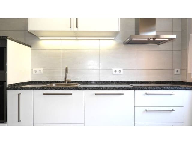 2 bedroom Flat for sale in La Manga del Mar Menor with pool - € 320,000 (Ref: 9219604)