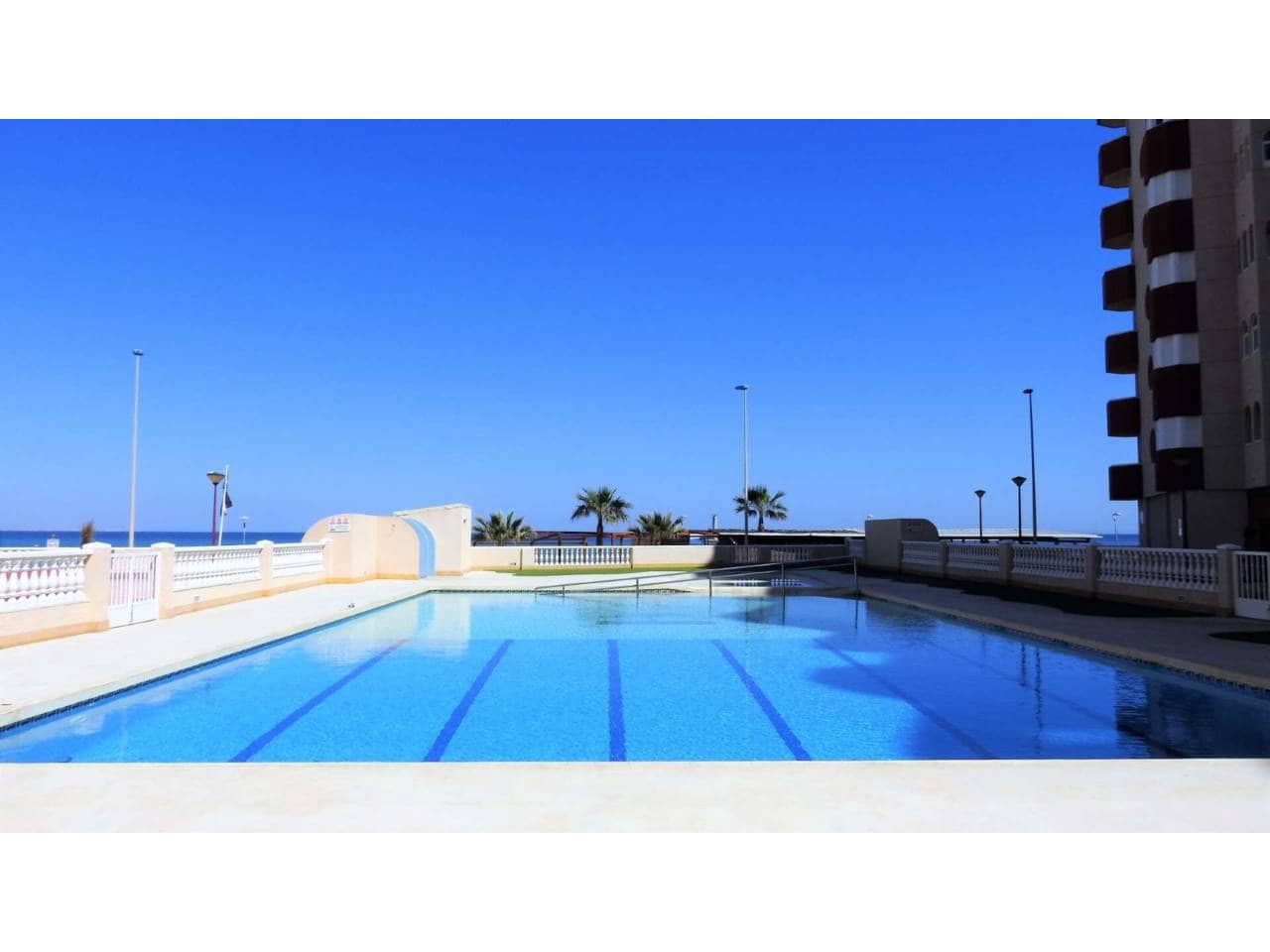 1 chambre Appartement à vendre à La Manga del Mar Menor avec piscine - 142 000 € (Ref: 9382422)