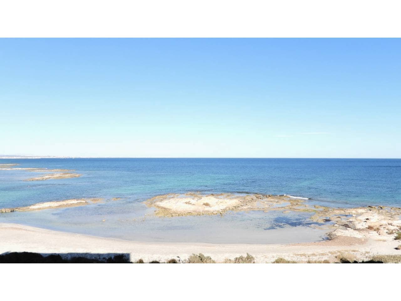 2 slaapkamer Flat te koop in La Manga del Mar Menor met zwembad garage - € 175.000 (Ref: 9600828)