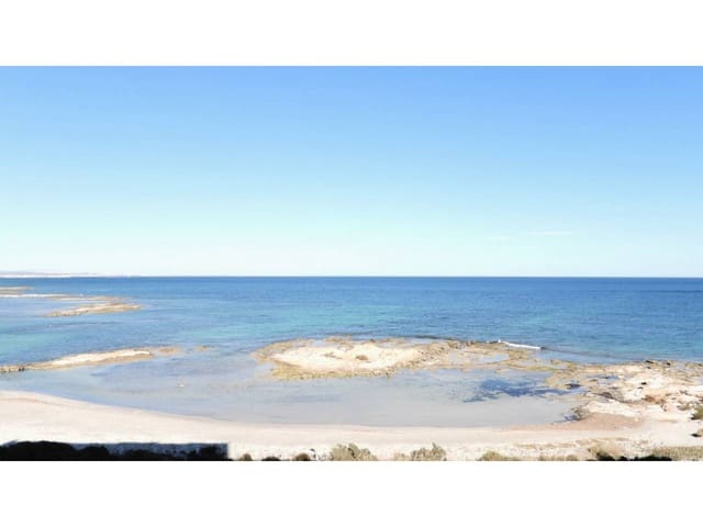 2 slaapkamer Flat te koop in La Manga del Mar Menor met zwembad garage - € 175.000 (Ref: 9600828)