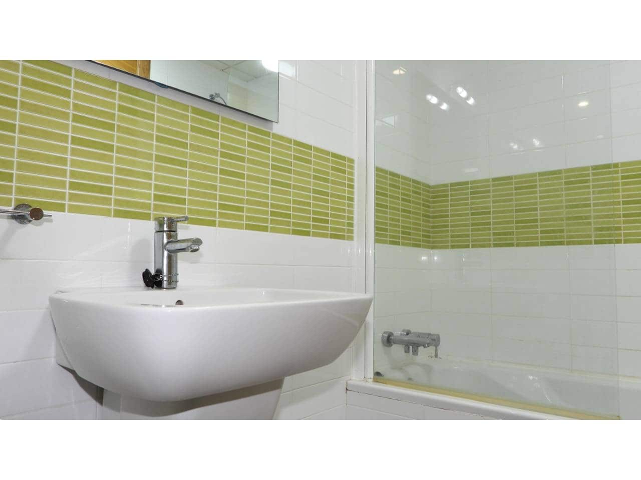 2 slaapkamer Flat te koop in La Manga del Mar Menor met zwembad garage - € 175.000 (Ref: 9600828)