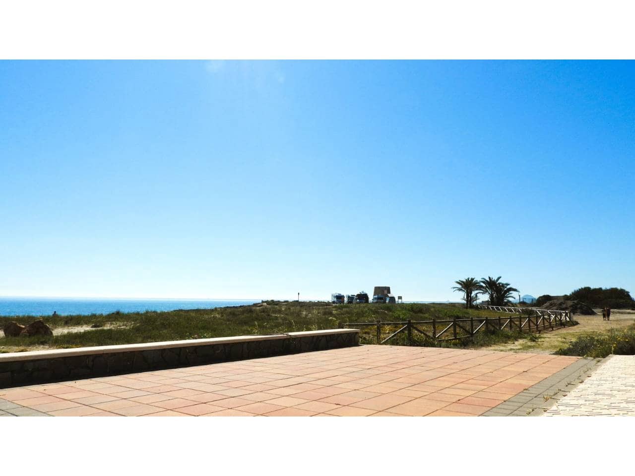 2 slaapkamer Flat te koop in La Manga del Mar Menor met zwembad garage - € 175.000 (Ref: 9600828)